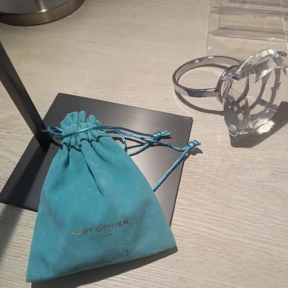 NWT Kurt Geiger Rainbow Heart Crystal Bracelet - Picture 4 of 8